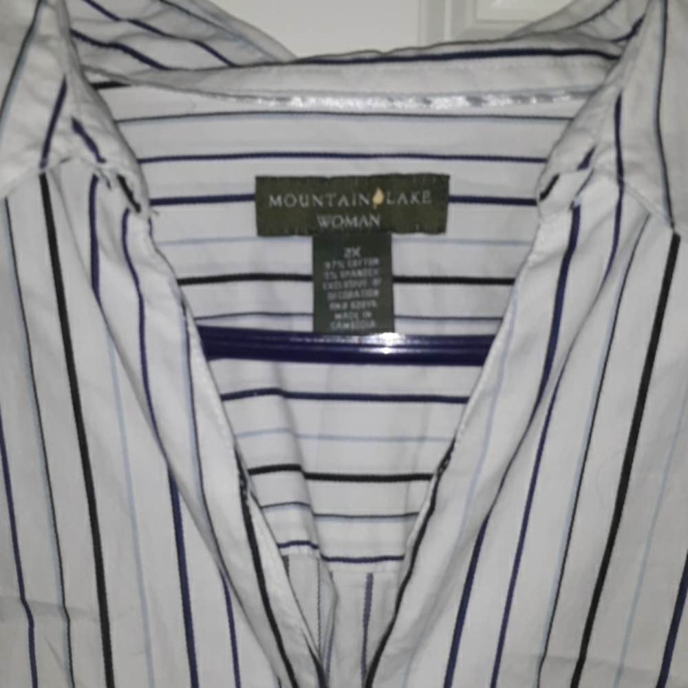 2x button down shirt - Picture 2 of 3